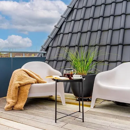 Sonniges City-apartment Mit Terrasse Ueber Den Daechern Von Aurich (Ostfriesland)