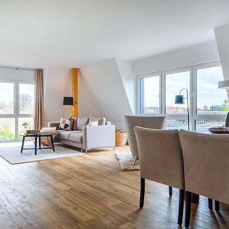 Sonniges City-apartment Mit Terrasse Ueber Den Daechern Von * Aurich (Ostfriesland)