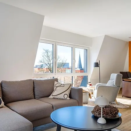 Apartment Sonniges City-apartment Mit Terrasse Ueber Den Daechern Von *