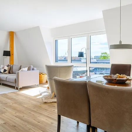 Sonniges City-apartment Mit Terrasse Ueber Den Daechern Von Apartamento